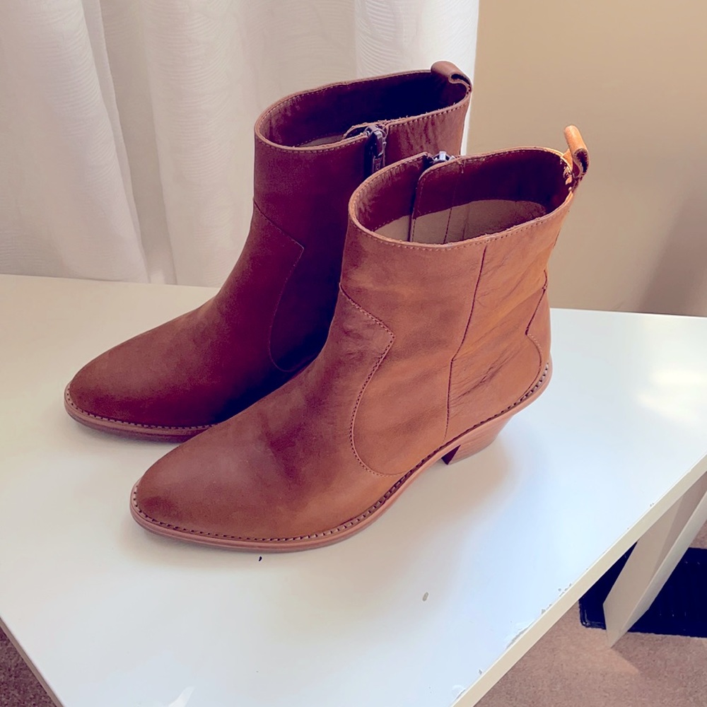 Poppy barley boots size 7 in tan